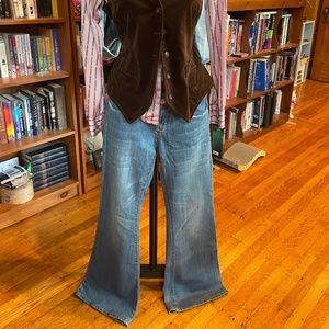 American Eagle, Real Flare Jeans, Size 6 Short - EXCELLENT CONDITION